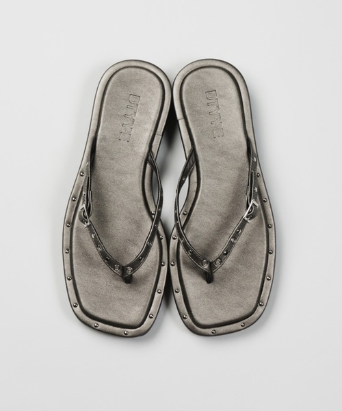 DTYYPE(ドタイプ)の「スタッズ付きサンダル(サンダル・レディース・ブラック/ホワイト/ダークグレー・SMALL/MEDIUM/LARGE/X-LARGE)」の6枚目の写真