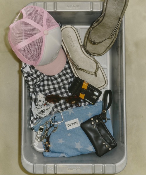 DTYYPE(ドタイプ)の「スタッズ付きサンダル(サンダル・レディース・ブラック/ホワイト/ダークグレー・SMALL/MEDIUM/LARGE/X-LARGE)」の5枚目の写真