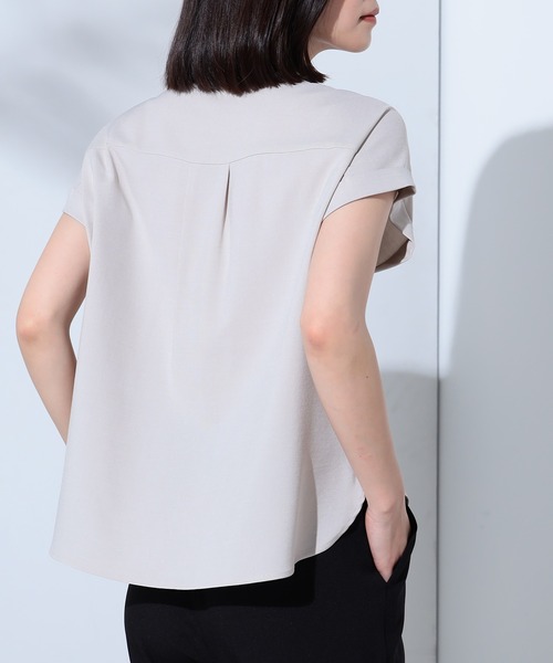 GALLORIA（ギャローリア）の「接触冷感　両ポケブラウス（シャツ/ブラウス・レディース・ベージュ/ネイビー・LL/S/M/L）」の3枚目の写真