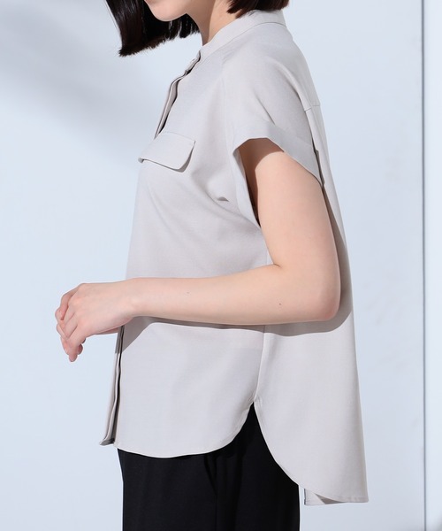 GALLORIA（ギャローリア）の「接触冷感　両ポケブラウス（シャツ/ブラウス・レディース・ベージュ/ネイビー・LL/S/M/L）」の4枚目の写真