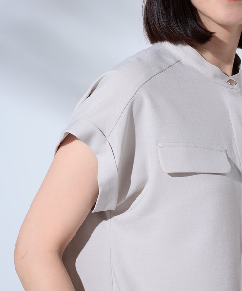 GALLORIA（ギャローリア）の「接触冷感　両ポケブラウス（シャツ/ブラウス・レディース・ベージュ/ネイビー・LL/S/M/L）」の5枚目の写真