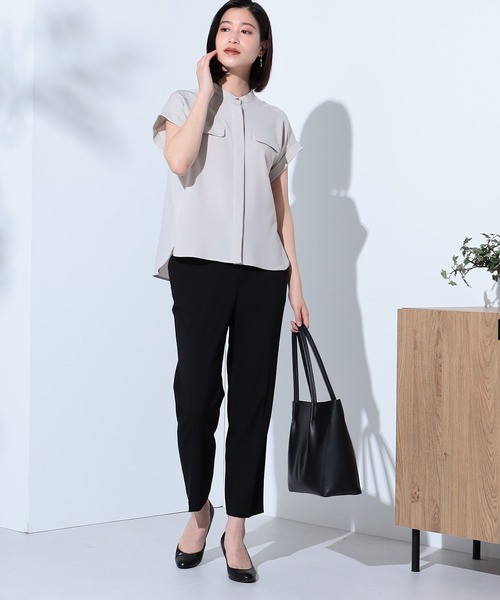 GALLORIA（ギャローリア）の「接触冷感　両ポケブラウス（シャツ/ブラウス・レディース・ベージュ/ネイビー・LL/S/M/L）」の6枚目の写真