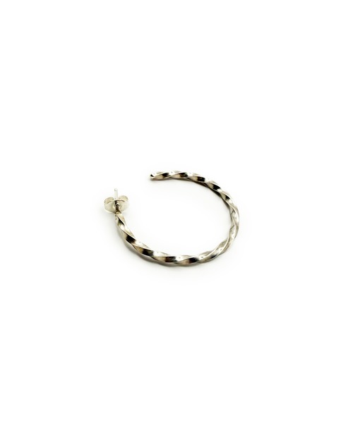 Indian Jewelry(インディアンジュエリー)の「THEATER シアター ”ナバホ”ツイストハーフフープシルバーピアス Made in USA(ピアス(両耳用)・レディース・シルバー・FREE)」の3枚目の写真
