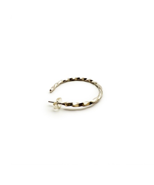 Indian Jewelry(インディアンジュエリー)の「THEATER シアター ”ナバホ”ツイストハーフフープシルバーピアス Made in USA(ピアス(両耳用)・レディース・シルバー・FREE)」の4枚目の写真