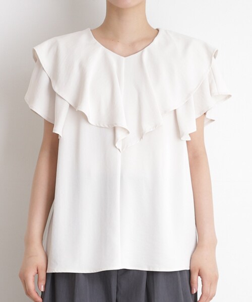 THE SHOP TK (ザ ショップ ティーケー )の「【ONOFF活躍】フリルデザインブラウス/セットアップ可(シャツ/ブラウス・レディース・ベージュ/ネイビー/アイボリー・12/13)」の16枚目の写真