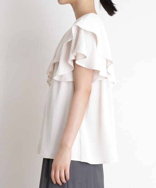 THE SHOP TK (ザ ショップ ティーケー )の「【ONOFF活躍】フリルデザインブラウス/セットアップ可(シャツ/ブラウス・レディース・ベージュ/ネイビー/アイボリー・12/13)」の17枚目の写真