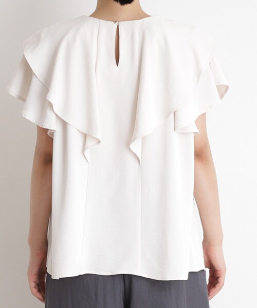 THE SHOP TK (ザ ショップ ティーケー )の「【ONOFF活躍】フリルデザインブラウス/セットアップ可(シャツ/ブラウス・レディース・ベージュ/ネイビー/アイボリー・12/13)」の18枚目の写真