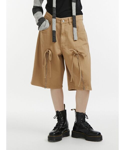 jouetie（ジュエティ）の「ジップスリットデニムハーフパンツ【セットアップ対応】（デニムパンツ・レディース・ブラック/ベージュ/ブルー・MEDIUM）」の3枚目の写真