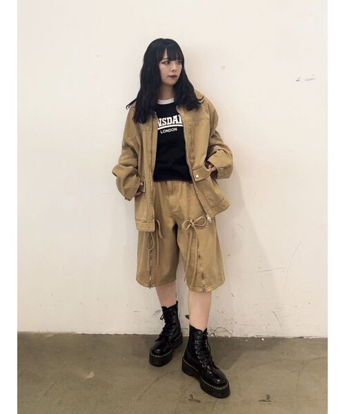 jouetie（ジュエティ）の「ジップスリットデニムハーフパンツ【セットアップ対応】（デニムパンツ・レディース・ブラック/ベージュ/ブルー・MEDIUM）」の21枚目の写真