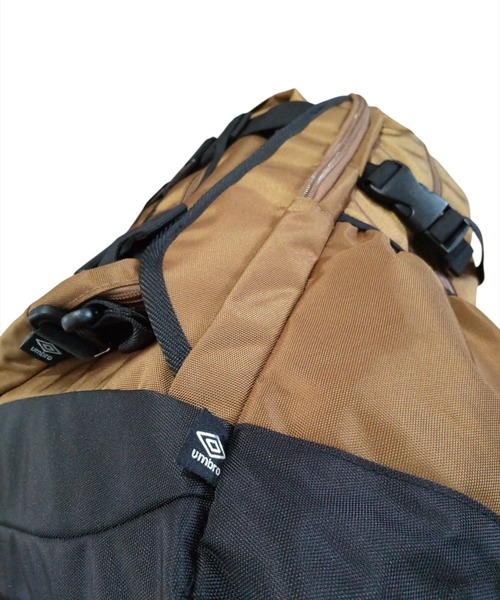 UMBRO(アンブロ)の「【umbro/アンブロ】 ドッキングリュック 大容量リュック(22L) & ショルダーバッグ(3L)(バックパック/リュック・レディース・ブラック/ブラウン・FREE)」の5枚目の写真