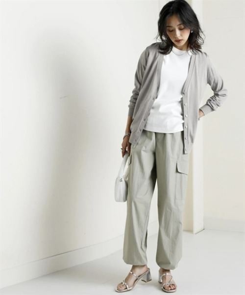 nissen（ニッセン）の「【アイスクリーンプレミアム】Vネックニットカーディガン（持続冷感・接触冷感・毛玉になりにくい・UVカット・洗濯機で洗える・遮熱）＜大きいサイズ有＞（カーディガン/ボレロ・レディース・杢グレー/モカ/ブラック/ブルー/オフホワイト・LL/S/M/L/3L）」の12枚目の写真