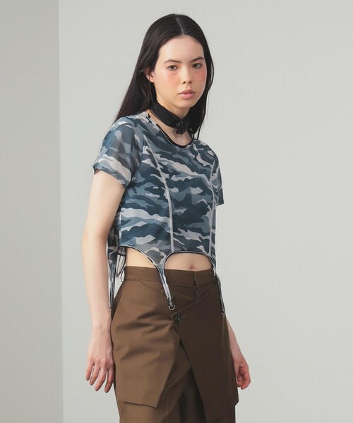 Ray BEAMS(レイビームス)の「カモフラ パターン ガーターベルト トップス(Tシャツ/カットソー・レディース・シルバー/オリーブ・ONE SIZE)」の7枚目の写真