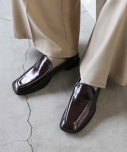 select MOCA(セレクトモカ)の「スクエアトゥシンプルローファー(ローファー・レディース・ブラウン/ブラック・LARGE/MEDIUM/SMALL)」の2枚目の写真