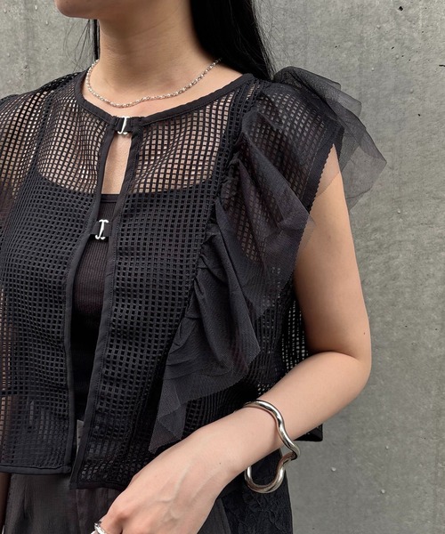 &g'aime（アンジェム）の「【&g'aime】メッシュボリュームフリルベスト　Mesh Volume Frill Vest（シャツ/ブラウス・レディース・ベージュ/ブラック・FREE）」の13枚目の写真