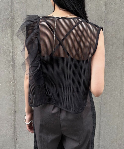 &g'aime（アンジェム）の「【&g'aime】メッシュボリュームフリルベスト　Mesh Volume Frill Vest（シャツ/ブラウス・レディース・ベージュ/ブラック・FREE）」の15枚目の写真