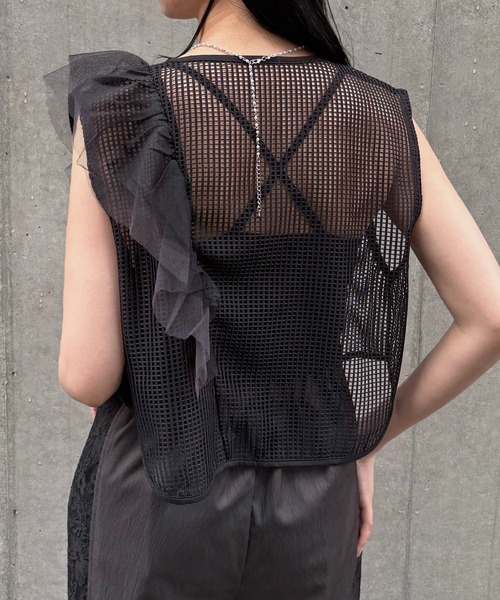&g'aime（アンジェム）の「【&g'aime】メッシュボリュームフリルベスト　Mesh Volume Frill Vest（シャツ/ブラウス・レディース・ベージュ/ブラック・FREE）」の14枚目の写真