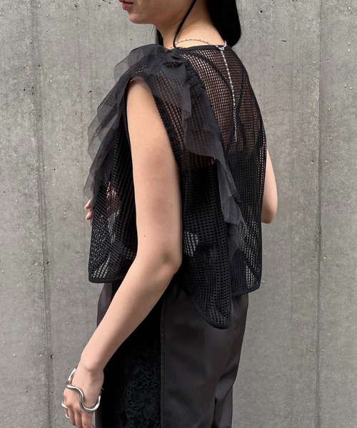 &g'aime（アンジェム）の「【&g'aime】メッシュボリュームフリルベスト　Mesh Volume Frill Vest（シャツ/ブラウス・レディース・ベージュ/ブラック・FREE）」の16枚目の写真