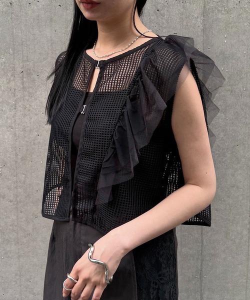 &g'aime（アンジェム）の「【&g'aime】メッシュボリュームフリルベスト　Mesh Volume Frill Vest（シャツ/ブラウス・レディース・ベージュ/ブラック・FREE）」の18枚目の写真
