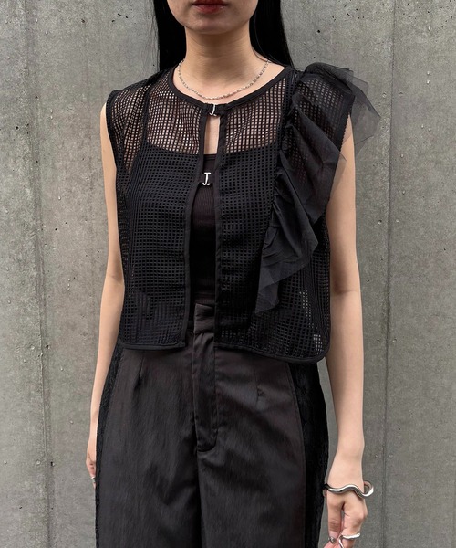 &g'aime（アンジェム）の「【&g'aime】メッシュボリュームフリルベスト　Mesh Volume Frill Vest（シャツ/ブラウス・レディース・ベージュ/ブラック・FREE）」の20枚目の写真