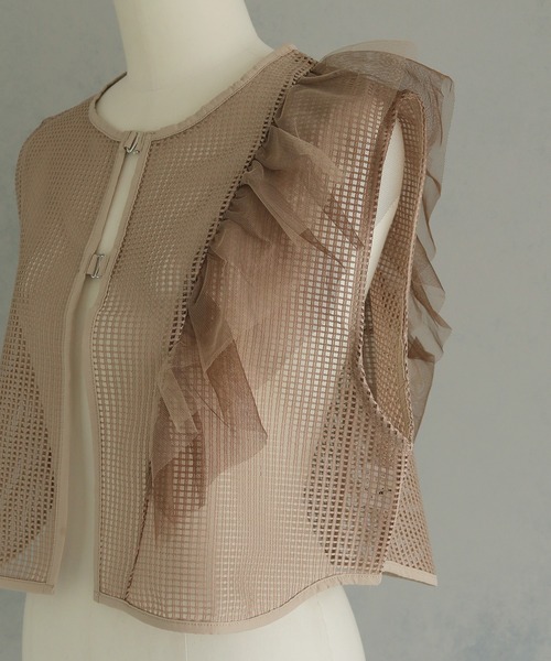 &g'aime（アンジェム）の「【&g'aime】メッシュボリュームフリルベスト　Mesh Volume Frill Vest（シャツ/ブラウス・レディース・ベージュ/ブラック・FREE）」の6枚目の写真
