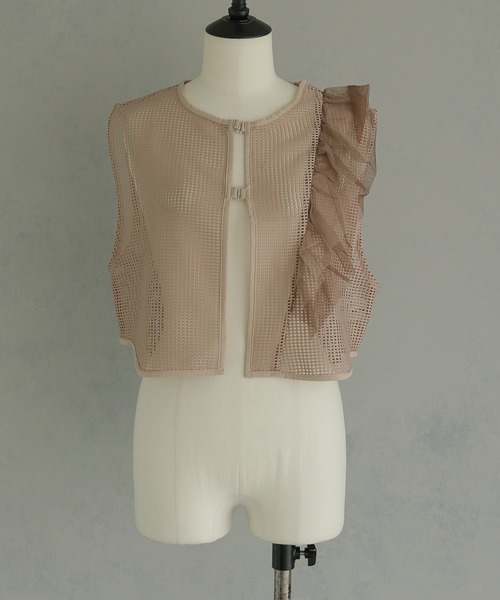 &g'aime（アンジェム）の「【&g'aime】メッシュボリュームフリルベスト　Mesh Volume Frill Vest（シャツ/ブラウス・レディース・ベージュ/ブラック・FREE）」の10枚目の写真