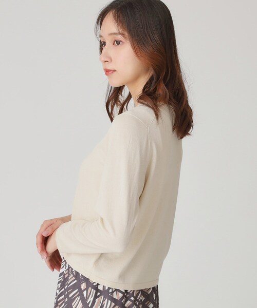 COUP DE CHANCE(クードシャンス)の「【手洗い可/軽量】シンプルラメ混カーディガン(カーディガン/ボレロ・レディース・ホワイト/ブラック/ナチュラル・38/34)」の20枚目の写真