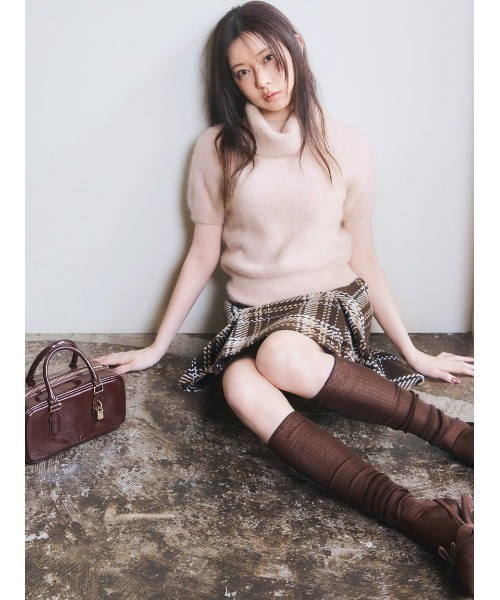 SNIDEL(スナイデル)の「シアーソックス(ソックス/靴下・レディース・オリーブ/ブラウン/ダークグレー・F)」の6枚目の写真