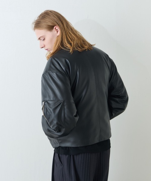 Lui's(ルイス)の「【Neucon/ニューコン】レザーボリュームパッファースタンドブルゾン(ブルゾン・メンズ・ブラック/ブラウン・2/1)」の4枚目の写真