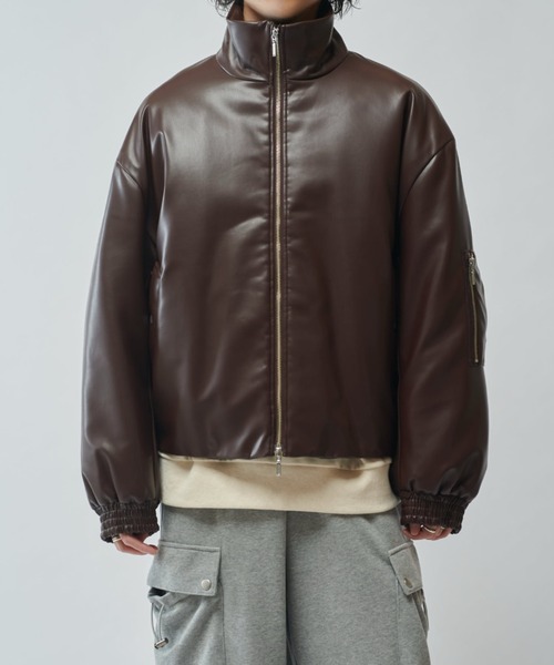 Lui's(ルイス)の「【Neucon/ニューコン】レザーボリュームパッファースタンドブルゾン(ブルゾン・メンズ・ブラック/ブラウン・2/1)」の9枚目の写真