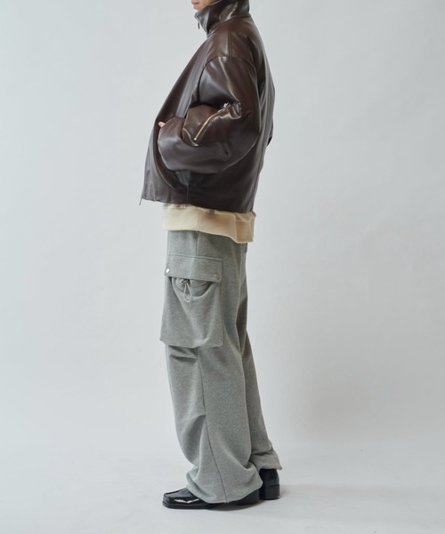 Lui's(ルイス)の「【Neucon/ニューコン】レザーボリュームパッファースタンドブルゾン(ブルゾン・メンズ・ブラック/ブラウン・2/1)」の14枚目の写真