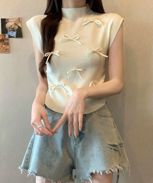 THE HITSS(ヒッツ)の「ランダム リボン サイドシャーリング リブニット ノースリーブ トップス 短丈(Tシャツ/カットソー・レディース・レッド/ピンク/グリーン/ブラック/アイボリー・FREE)」の15枚目の写真