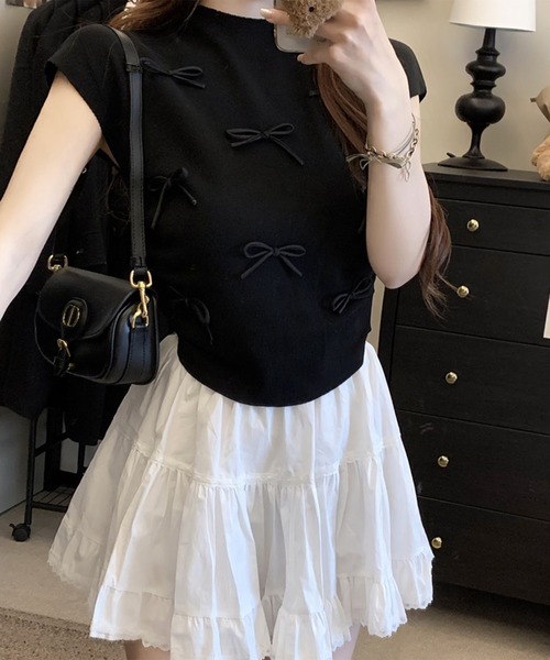 THE HITSS(ヒッツ)の「ランダム リボン サイドシャーリング リブニット ノースリーブ トップス 短丈(Tシャツ/カットソー・レディース・レッド/ピンク/グリーン/ブラック/アイボリー・FREE)」の18枚目の写真