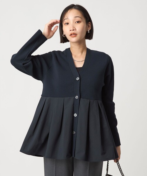 green label relaxing（グリーンレーベルリラクシング）の「ドッキング ペプラム Vネック ニット カーディガン -ウォッシャブル-（カーディガン/ボレロ・レディース・ベージュ/ネイビー・FREE）」の7枚目の写真