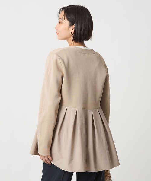 green label relaxing（グリーンレーベルリラクシング）の「ドッキング ペプラム Vネック ニット カーディガン -ウォッシャブル-（カーディガン/ボレロ・レディース・ベージュ/ネイビー・FREE）」の13枚目の写真