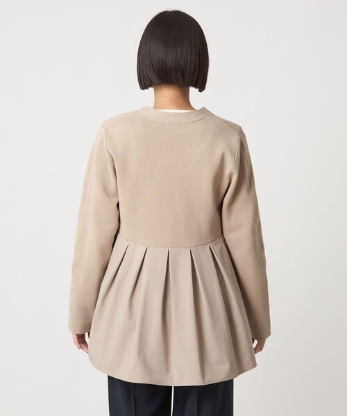 green label relaxing（グリーンレーベルリラクシング）の「ドッキング ペプラム Vネック ニット カーディガン -ウォッシャブル-（カーディガン/ボレロ・レディース・ベージュ/ネイビー・FREE）」の18枚目の写真