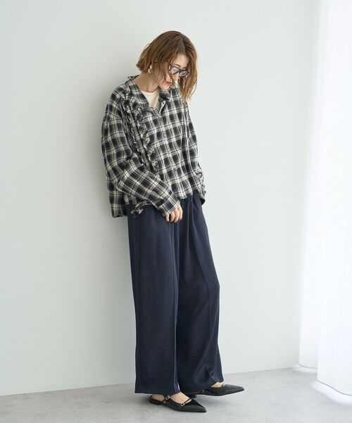 Editt by YECCA VECCA（エディットバイイェッカヴェッカ）の「ヴィンテージサテンイージーワイドパンツ（その他パンツ・レディース・ライトベージュ/キャメル/ネイビー・FREE）」の18枚目の写真