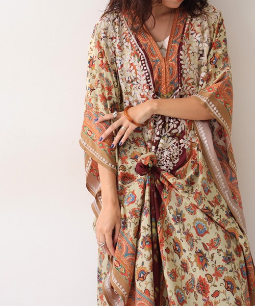 antiqua(アンティカ)の「エスニック柄 刺繍 カフタンワンピース(ワンピース・レディース・マルチ・ONESIZE)」の2枚目の写真