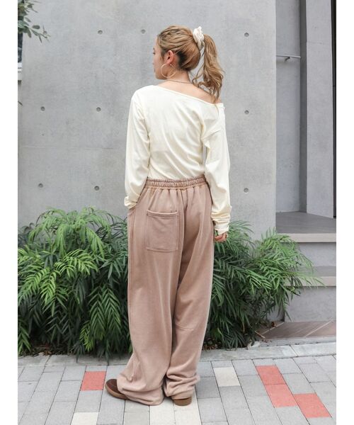 Ungrid（アングリッド）の「タックデザインオフショルロングスリーブTee（Tシャツ/カットソー・レディース・ブラウン/アイボリー/チャコールグレー・FREE）」の10枚目の写真