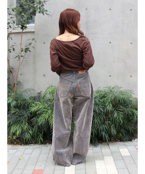 Ungrid（アングリッド）の「タックデザインオフショルロングスリーブTee（Tシャツ/カットソー・レディース・ブラウン/アイボリー/チャコールグレー・FREE）」の20枚目の写真