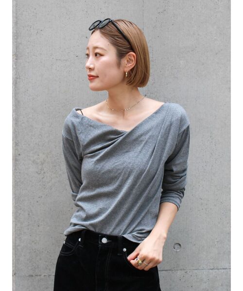 タックデザインオフショルロングスリーブTee（Tシャツ