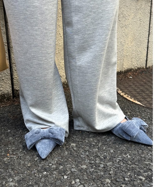 bita.(ビタ)の「ビッグリボン ポインテッドトゥミュール(パンプス・レディース・ベージュ/ブルー/ブラック・LARGE/MEDIUM)」の8枚目の写真