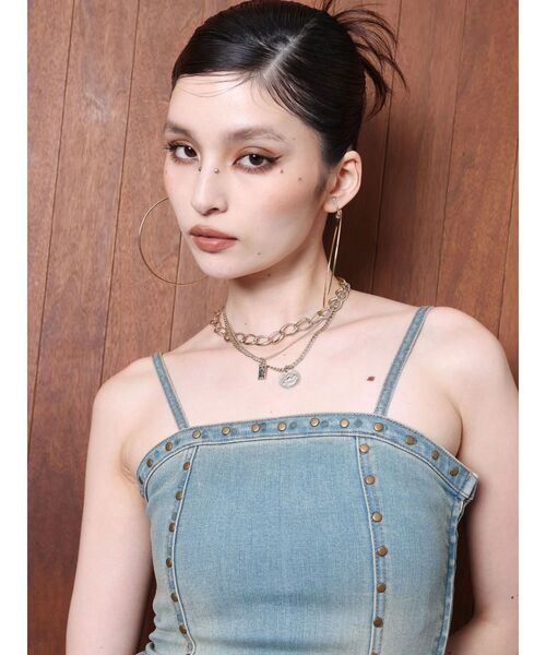 EVRIS（エヴリス）の「スタッズフレアデニムキャミワンピース（ワンピース・レディース・インディゴブルー/ライトブルー・MEDIUM/SMALL）」の3枚目の写真