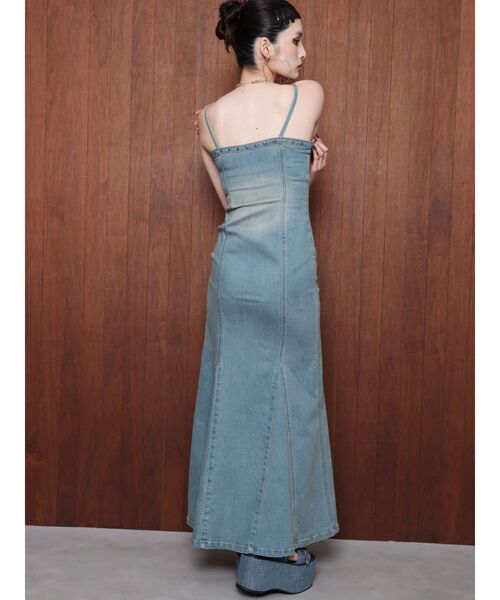 EVRIS（エヴリス）の「スタッズフレアデニムキャミワンピース（ワンピース・レディース・インディゴブルー/ライトブルー・MEDIUM/SMALL）」の9枚目の写真