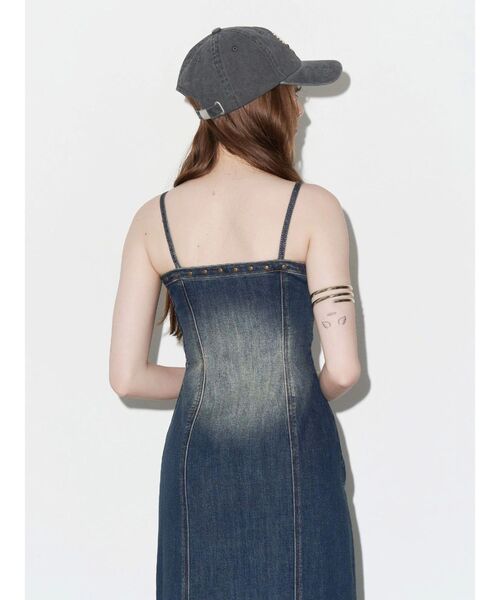 EVRIS（エヴリス）の「スタッズフレアデニムキャミワンピース（ワンピース・レディース・インディゴブルー/ライトブルー・MEDIUM/SMALL）」の18枚目の写真