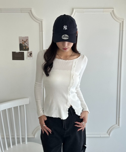 wears(ウェアーズ)の「フリルフロントスリットメロウトップス(ニット/セーター・レディース・ホワイト/ピンク/ベージュ/アイボリー/ブラック/ライトブルー・FREE)」の12枚目の写真