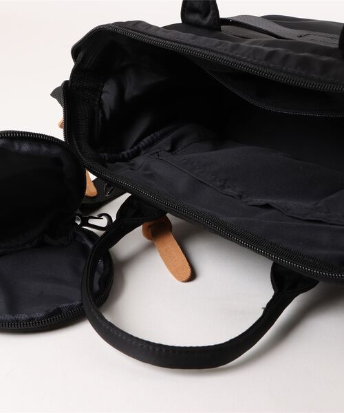 SUPER HAKKA（スーパーハッカ）の「「glanta」フラワーバンケット刺繍ミニボストンショルダーバッグ　ポーチ付き（ショルダーバッグ・レディース・ブラック/ブルー/ベージュ・FREE）」の6枚目の写真