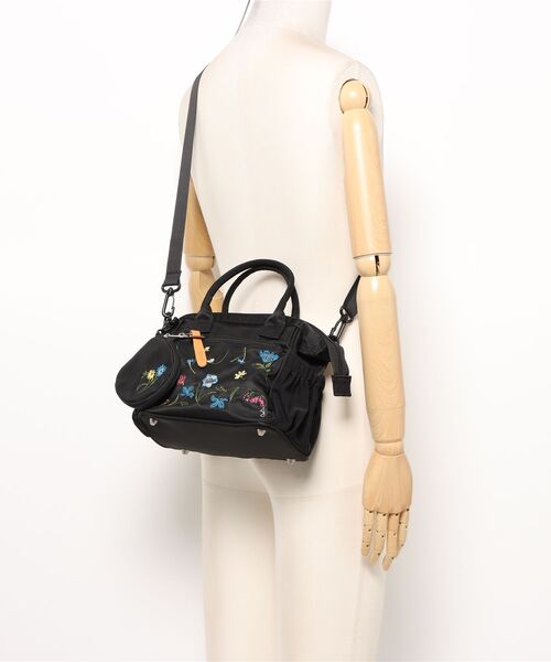 SUPER HAKKA（スーパーハッカ）の「「glanta」フラワーバンケット刺繍ミニボストンショルダーバッグ　ポーチ付き（ショルダーバッグ・レディース・ブラック/ブルー/ベージュ・FREE）」の7枚目の写真