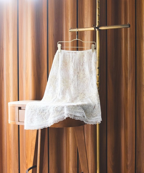 ROSE BUD(ローズバッド)の「(CREOLME)EMBROIDERY SHEER SKIRT(スカート・レディース・ホワイト・ONE SIZE)」の4枚目の写真