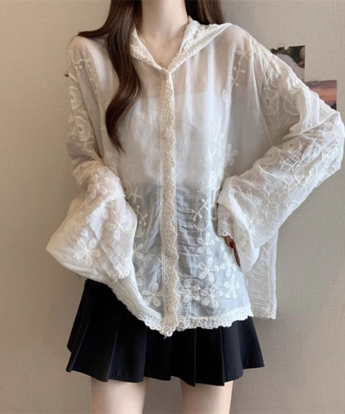 maison de LATIR（メゾンドラティール）の「ふんわりシルエットが可愛いUVカット刺繍シャツパーカー（パーカー・レディース・ホワイト・FREE）」の8枚目の写真