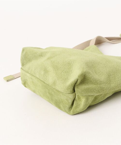 hobo（ホーボー）の「【hobo / ホーボー】 AZUMA SHOULDER BAG S PIG SUEDE（ショルダーバッグ・メンズ・ダークブラウン/チャコール/オレンジ/グリーン・FREE）」の9枚目の写真